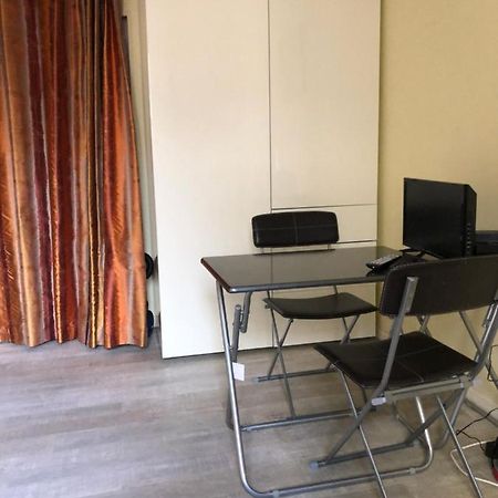 Apartmán 23 Rue De La Chapelle Paříž Exteriér fotografie