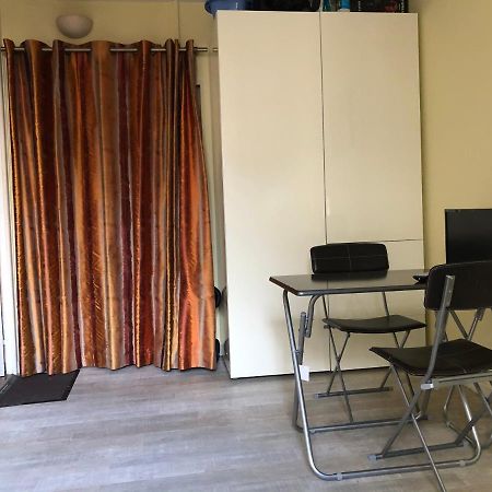 Apartmán 23 Rue De La Chapelle Paříž Exteriér fotografie