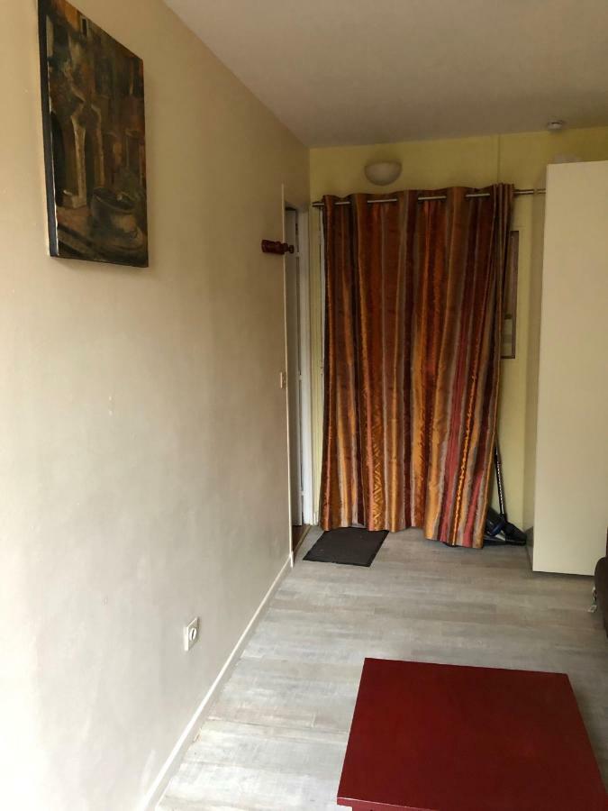 Apartmán 23 Rue De La Chapelle Paříž Exteriér fotografie